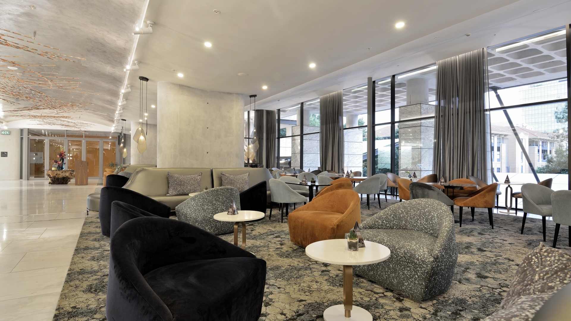 Leo's Lounge