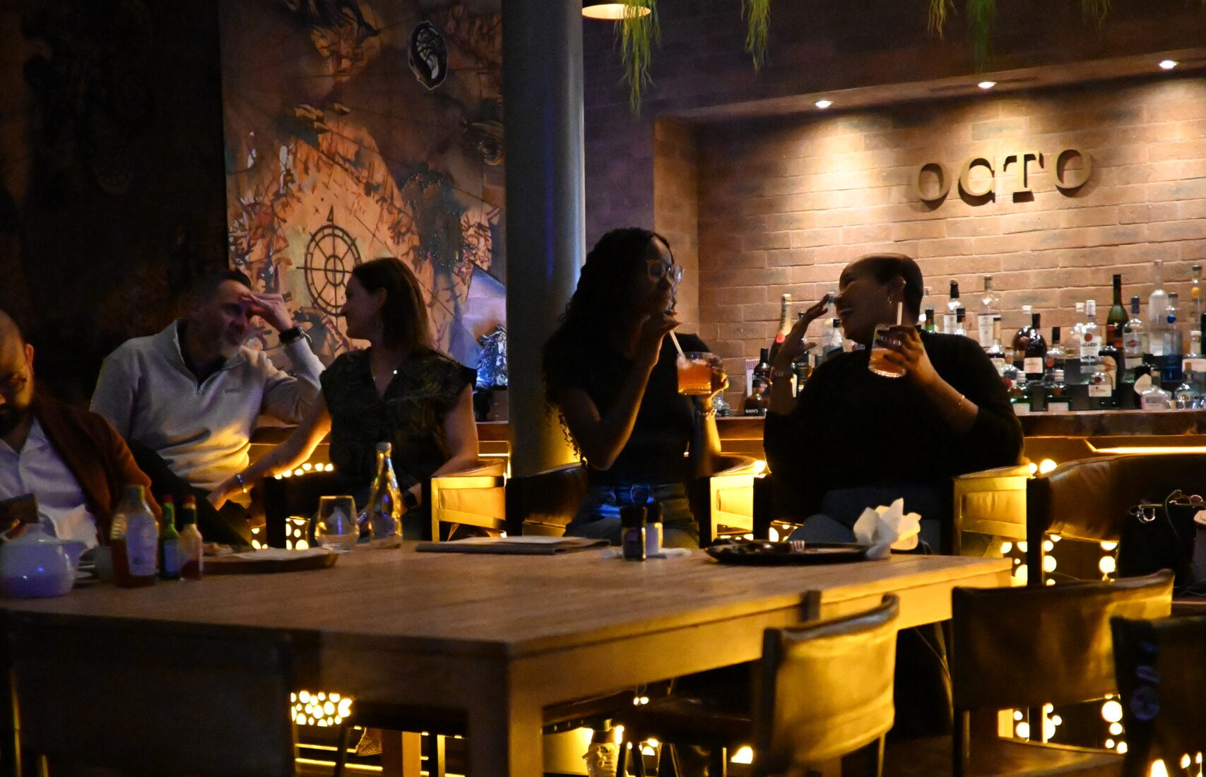 Octo Bar atmosphere